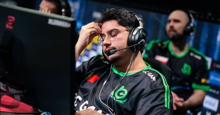 Команда s1mple перевела krazy в запас