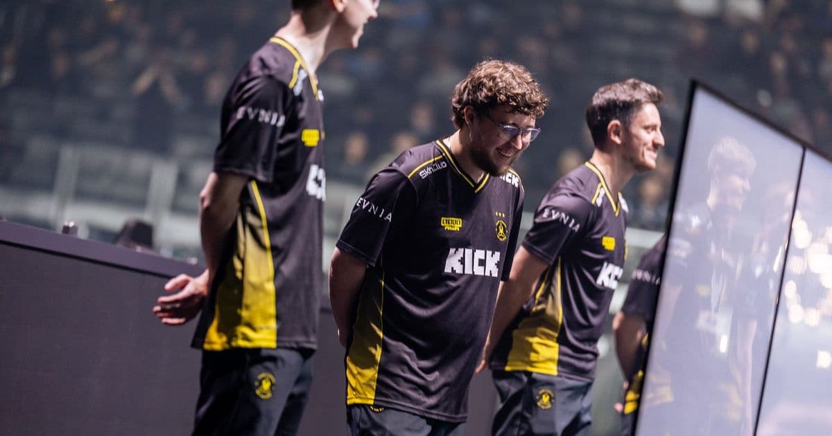 ZywOo назвал команды, которые могут навязать борьбу Vitality