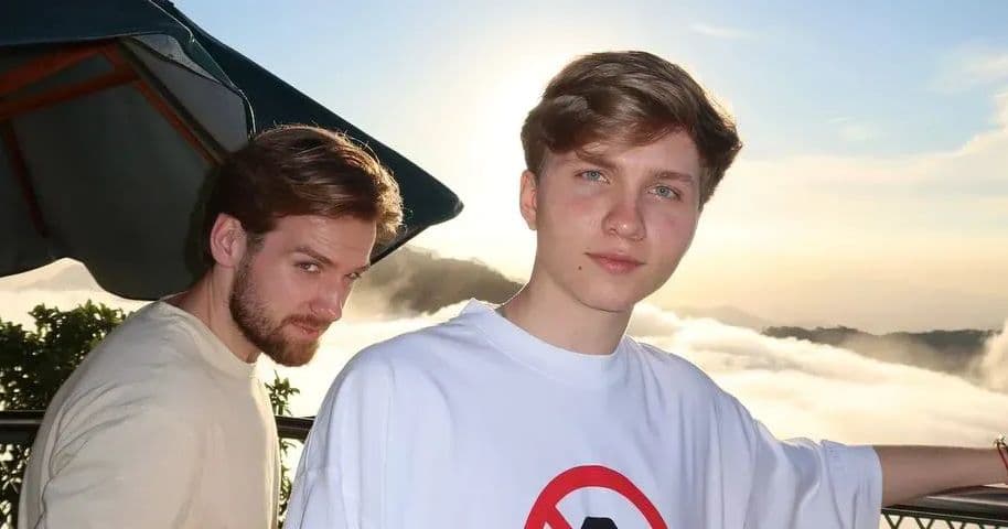 M0NESY выбрал s1mple в качестве лучшего снайпера в истории