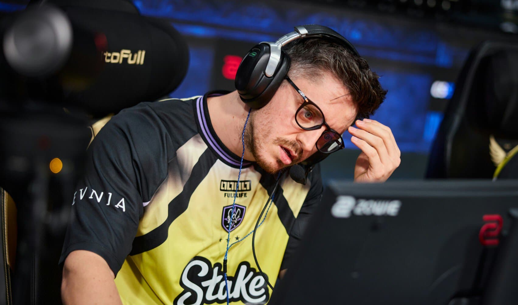 Vitality упала в корзину 1-1 на IEM Cologne Major – поражения от 9z (13-е место в рейтинге Valve)